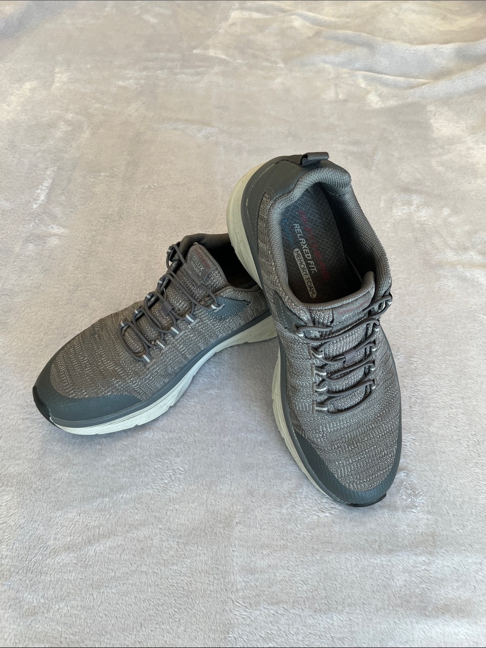 Skechers Men's Gray Knit Athletic Walking Shoes